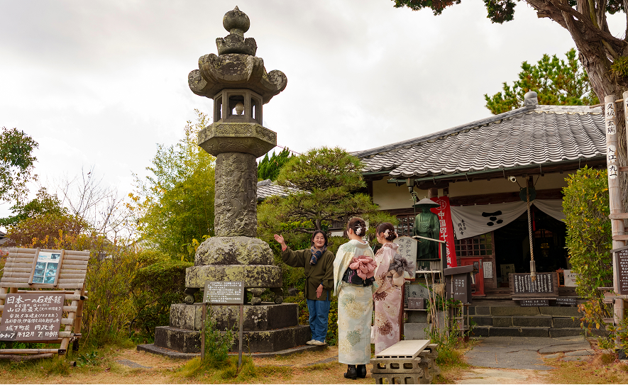 円政寺の石灯籠