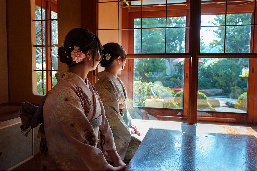 ホトリテイ（畔亭）の畳部屋とスマイルサポーター