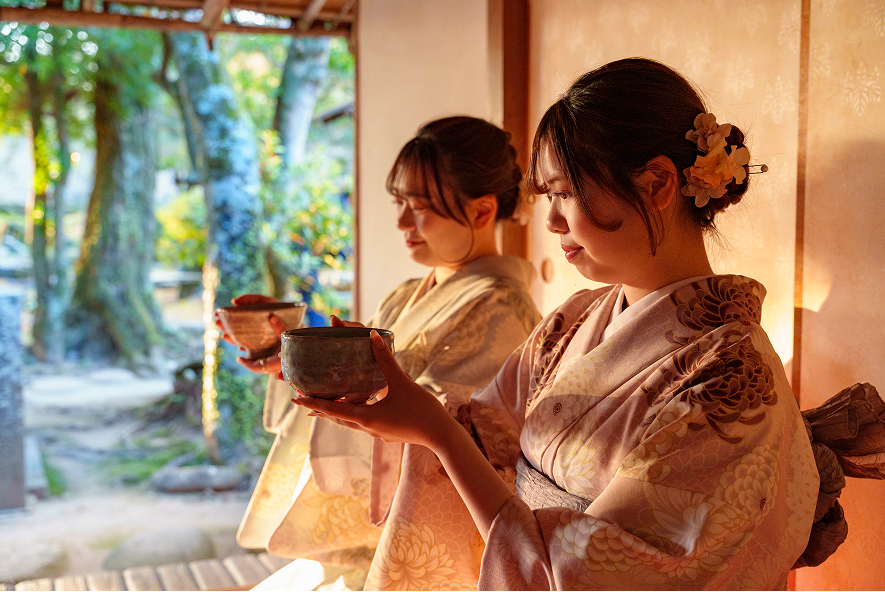 お抹茶をいただくスマイルサポーター