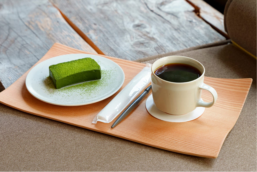 抹茶のテリーヌと酒粕チーズケーキ